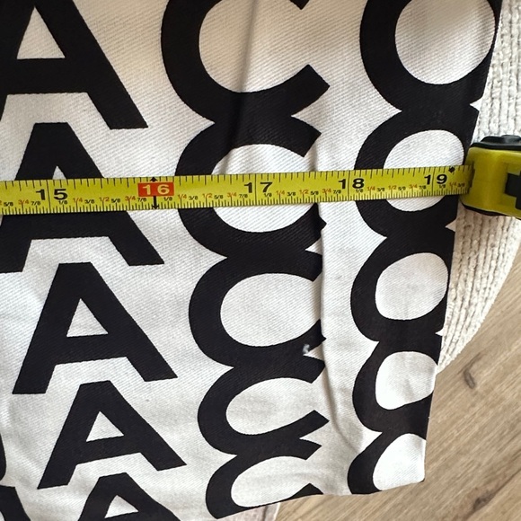 Marc Jacobs Black and White dust bag. Never used - Picture 2 of 3